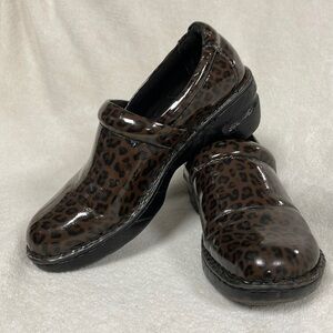 Born BOC "Peggy" Animal Print Leopard Brown Patent Leather Clogs Women size 9